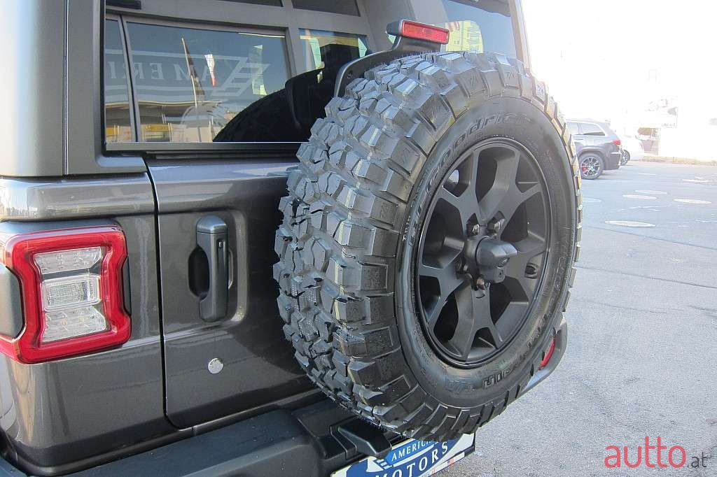 2019' Jeep Wrangler photo #4