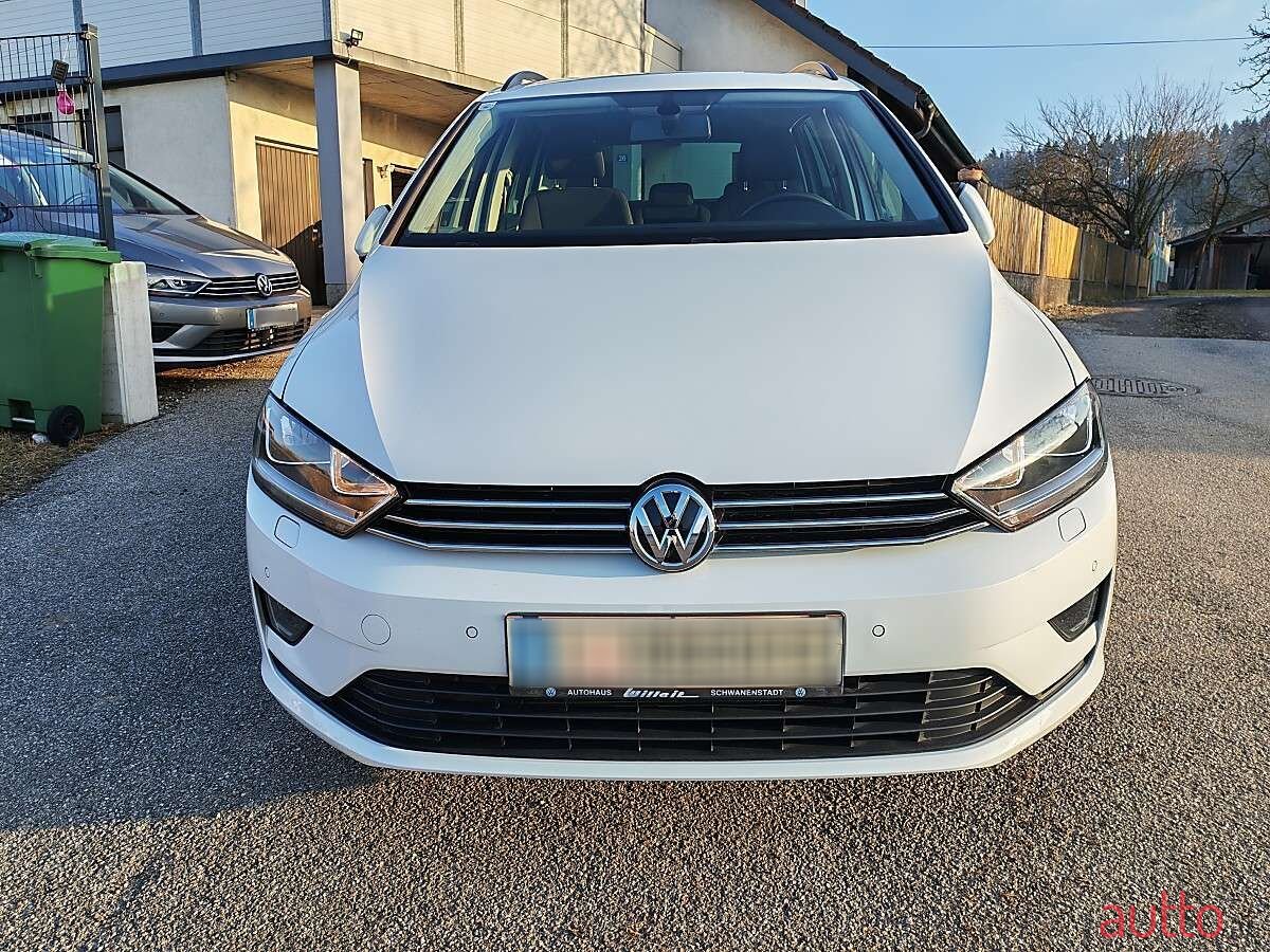 2015' Volkswagen Golf photo #3