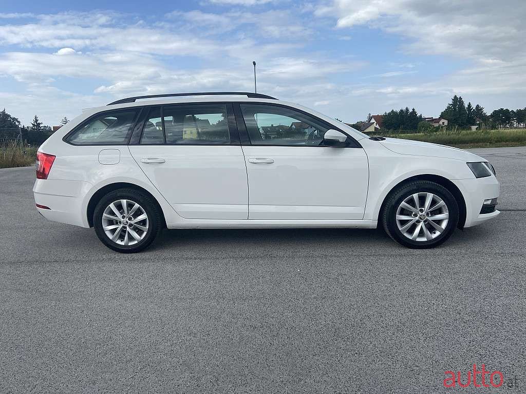 2018' Skoda Octavia photo #4