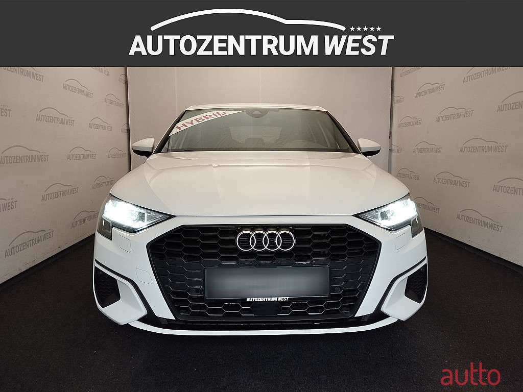 2021' Audi A3 photo #2