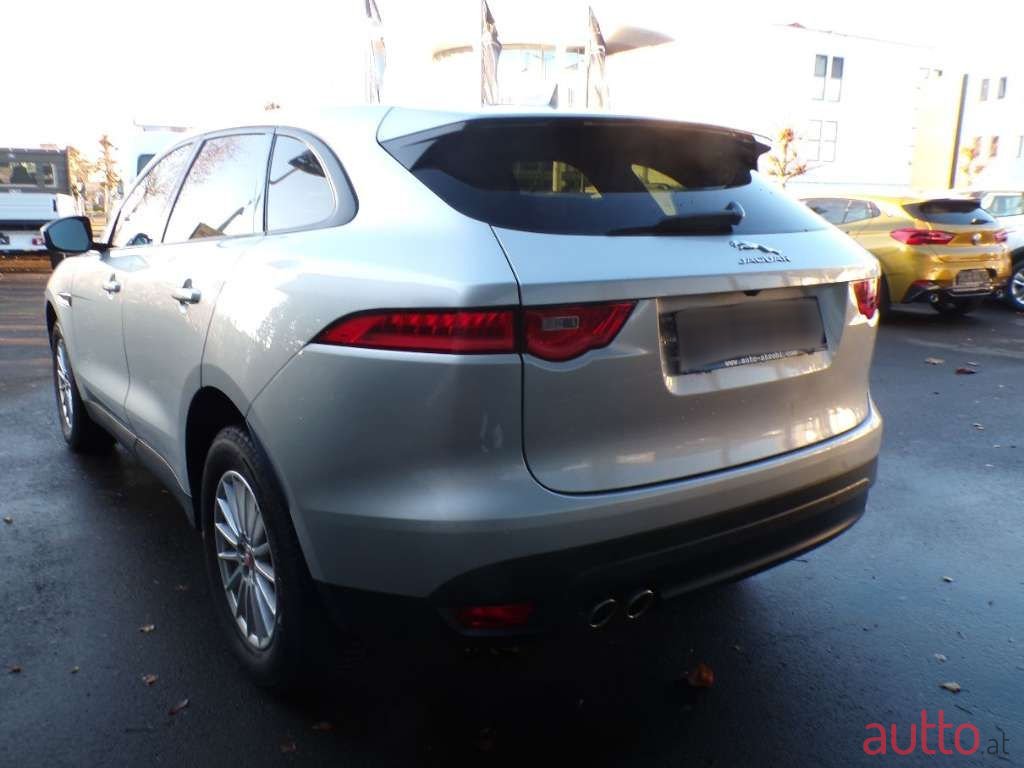 2018' Jaguar F-Pace photo #3