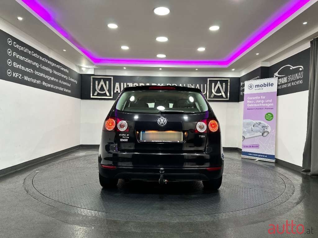 2010' Volkswagen Golf photo #5