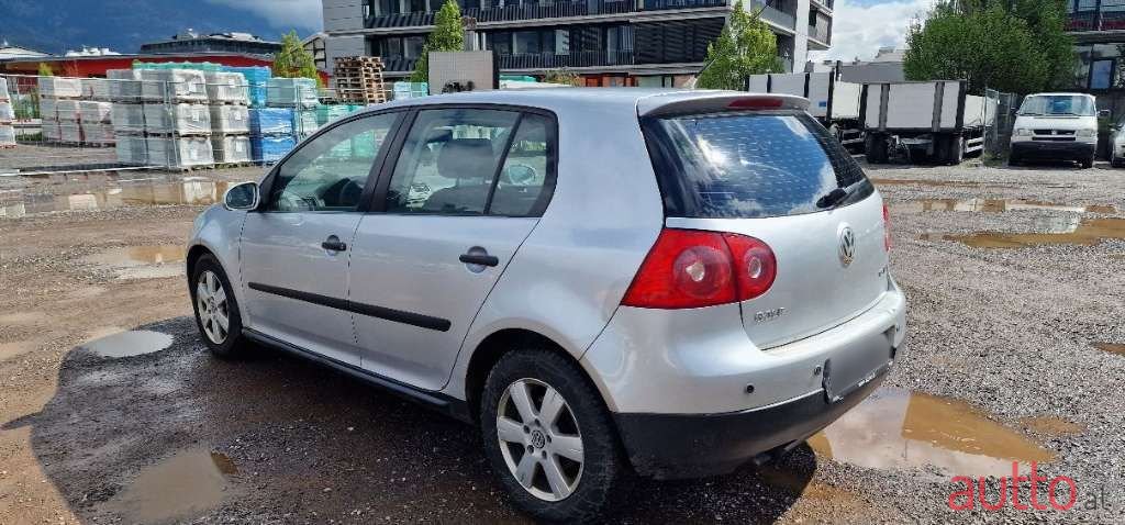 2005' Volkswagen Golf photo #6