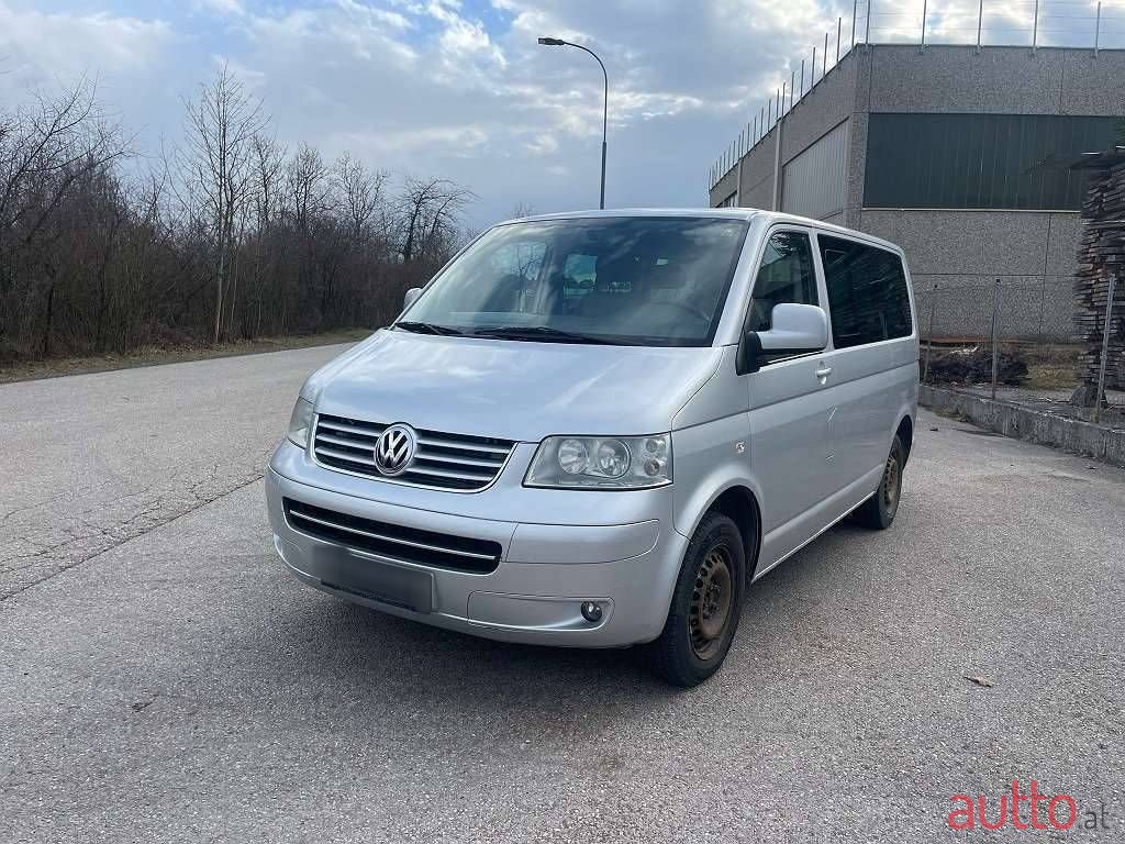 2008' Volkswagen Multivan photo #2