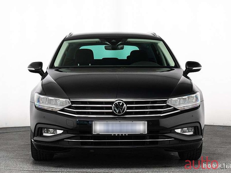 2023' Volkswagen Passat photo #2