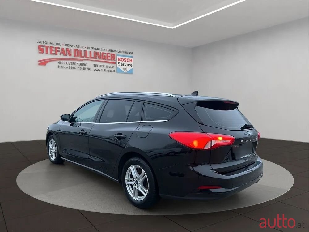 2020' Ford Focus photo #3