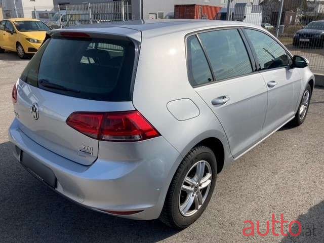 2015' Volkswagen Golf photo #6