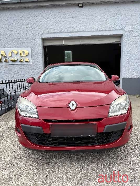 2009' Renault Megane photo #2