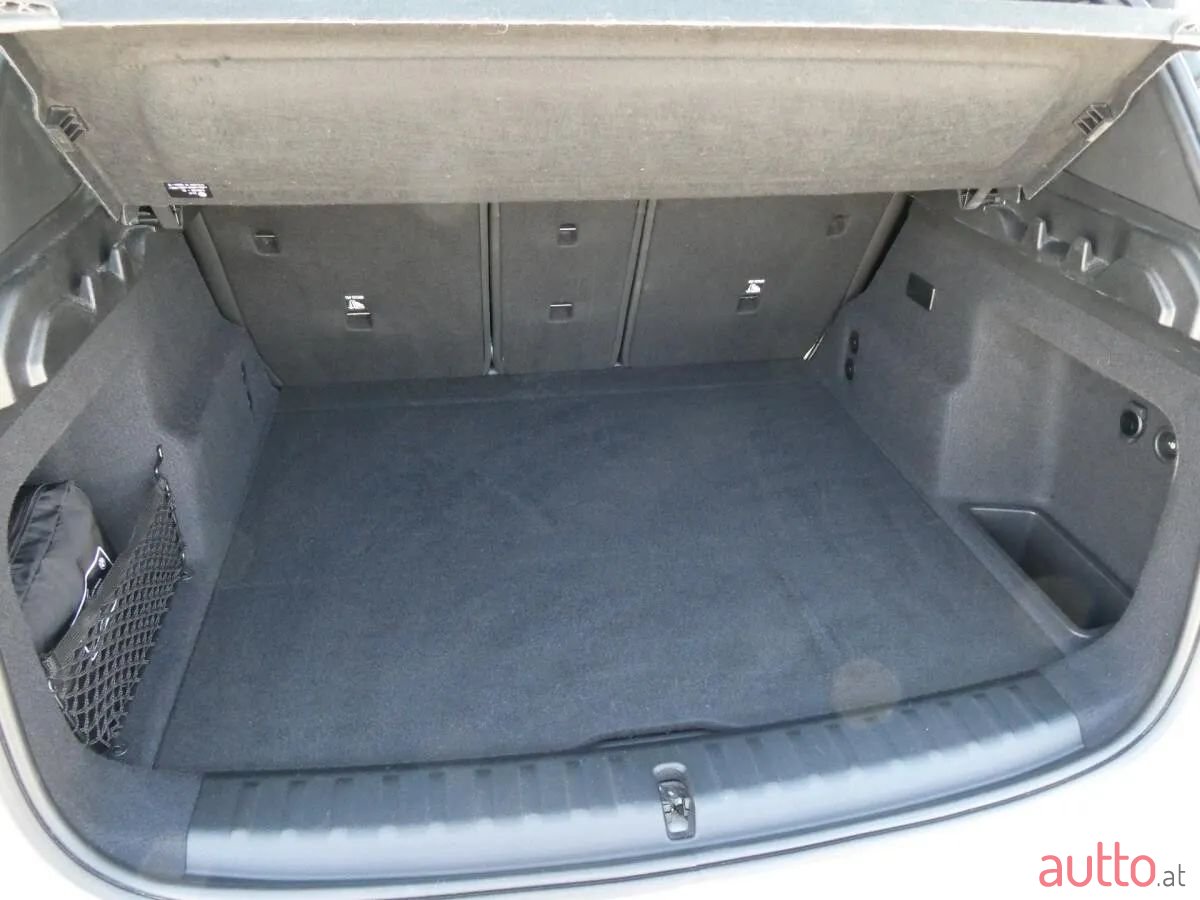 2023' BMW iX1 photo #4