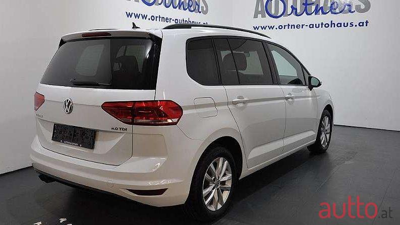 2016' Volkswagen Touran photo #1