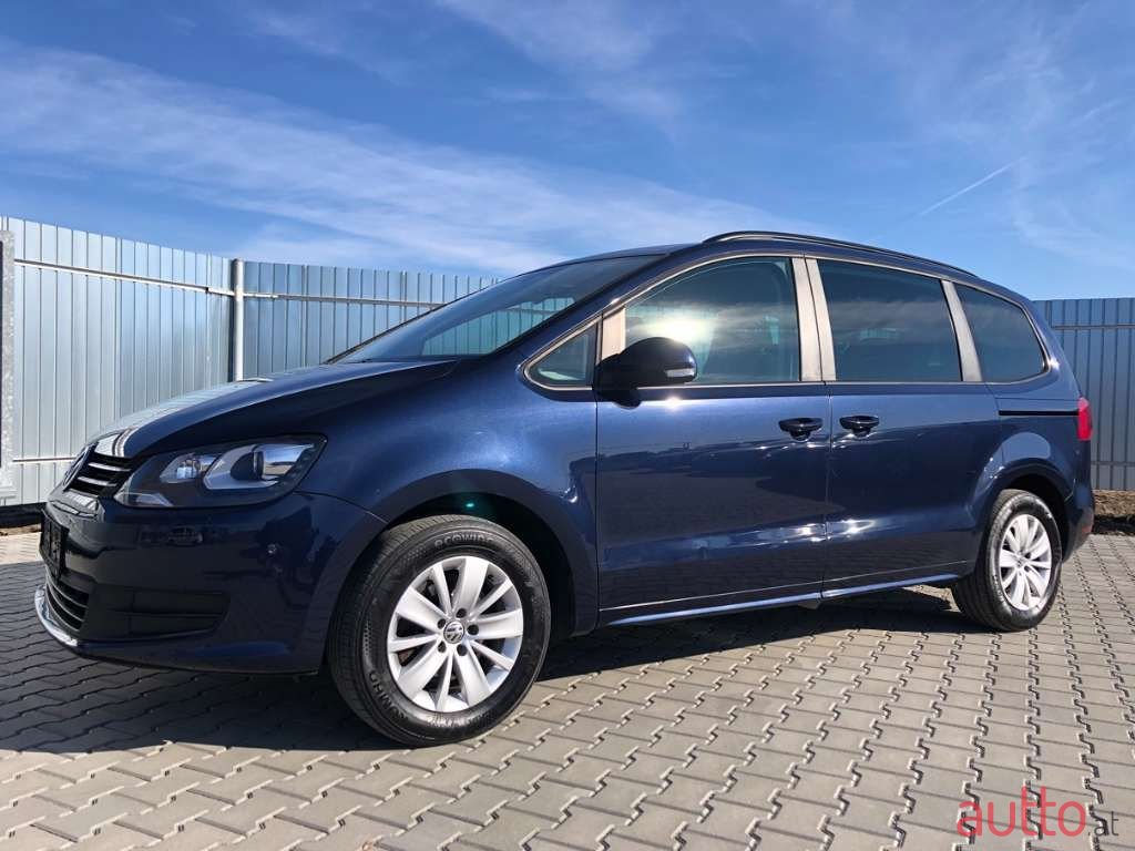 2012' Volkswagen Sharan photo #1