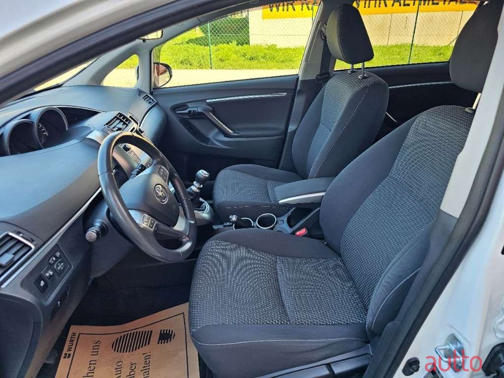 2015' Toyota Verso photo #5