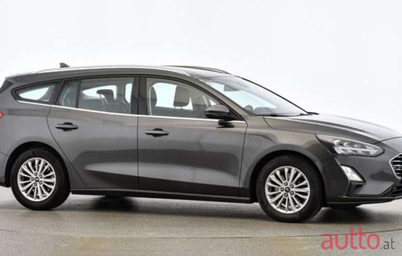 2022' Ford Focus photo #5