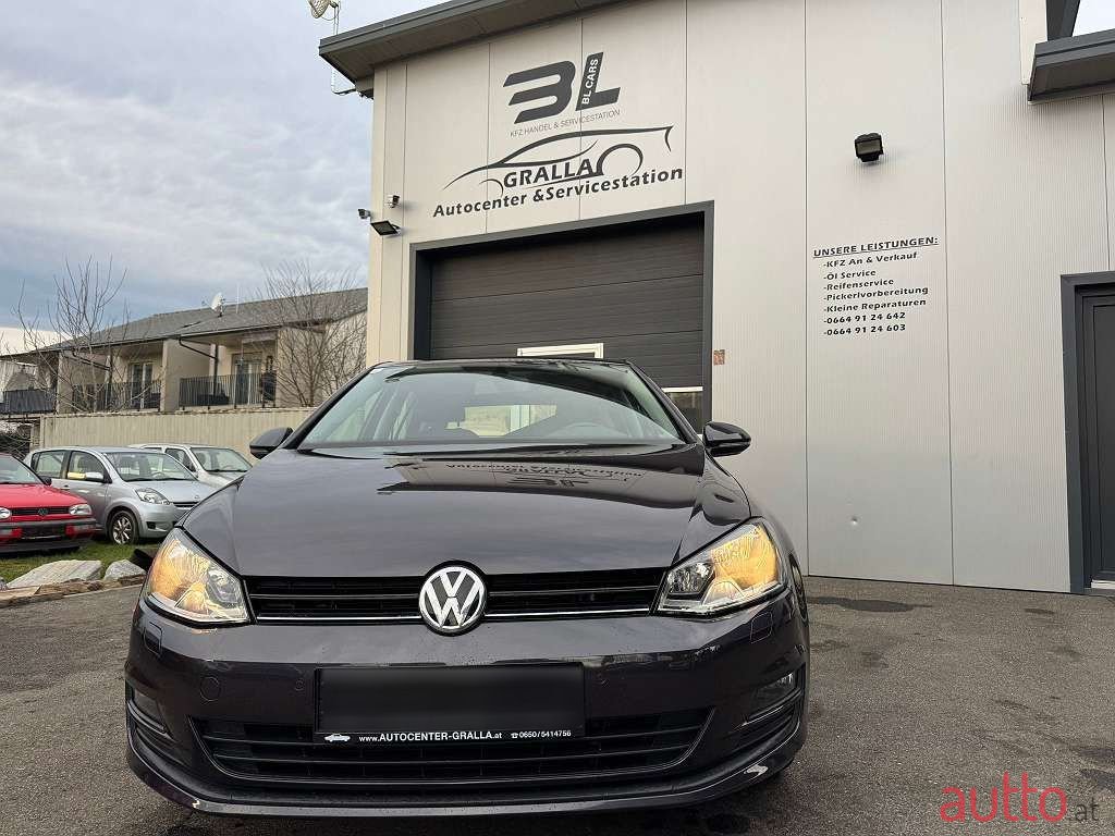 2015' Volkswagen Golf photo #2