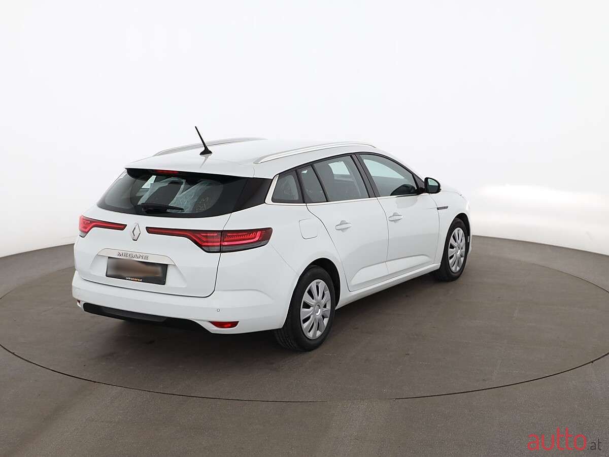 2022' Renault Megane photo #2