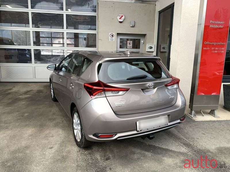 2015' Toyota Auris photo #6