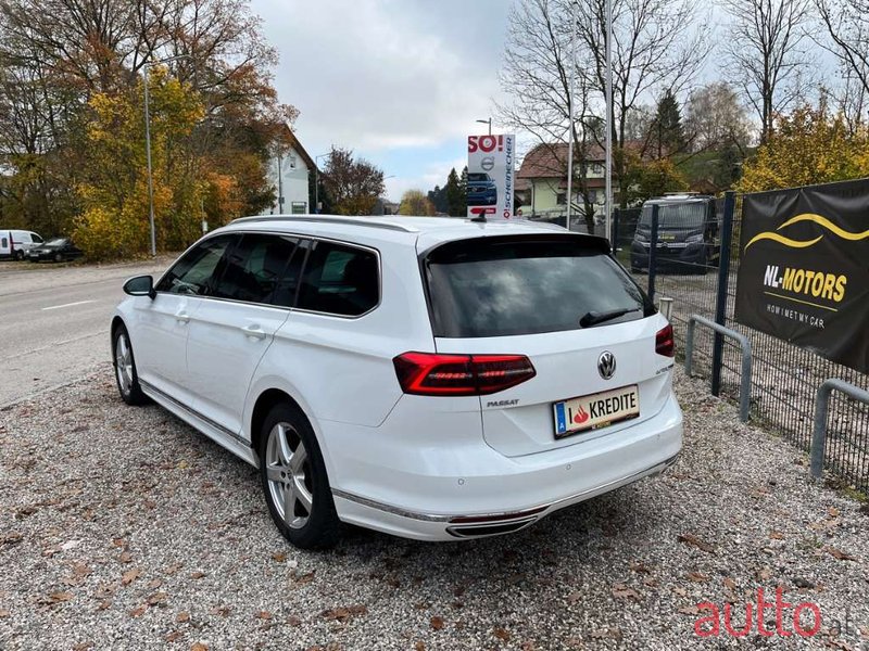 2016' Volkswagen Passat photo #6