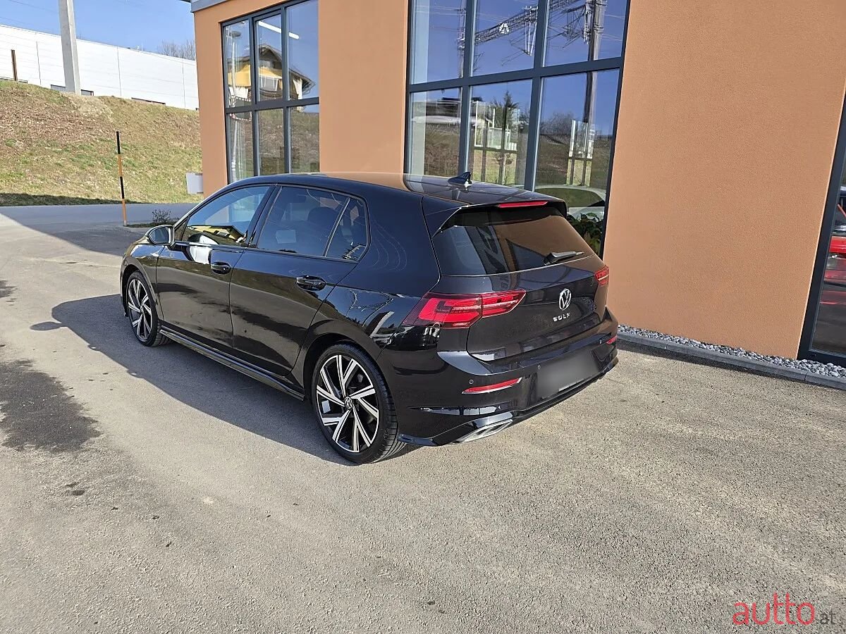 2022' Volkswagen Golf photo #3