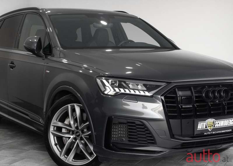 2021' Audi Q7 photo #3