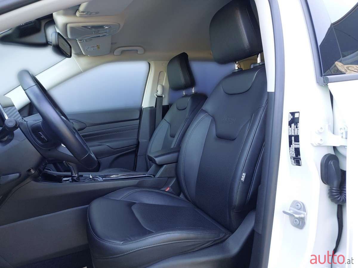 2022' Jeep Compass photo #5