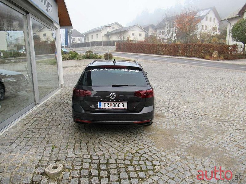 2019' Volkswagen Passat photo #5