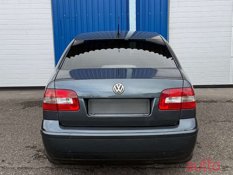 2004' Volkswagen Polo photo #3