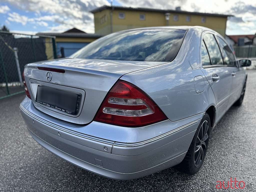 2002' Mercedes-Benz C-Klasse photo #3