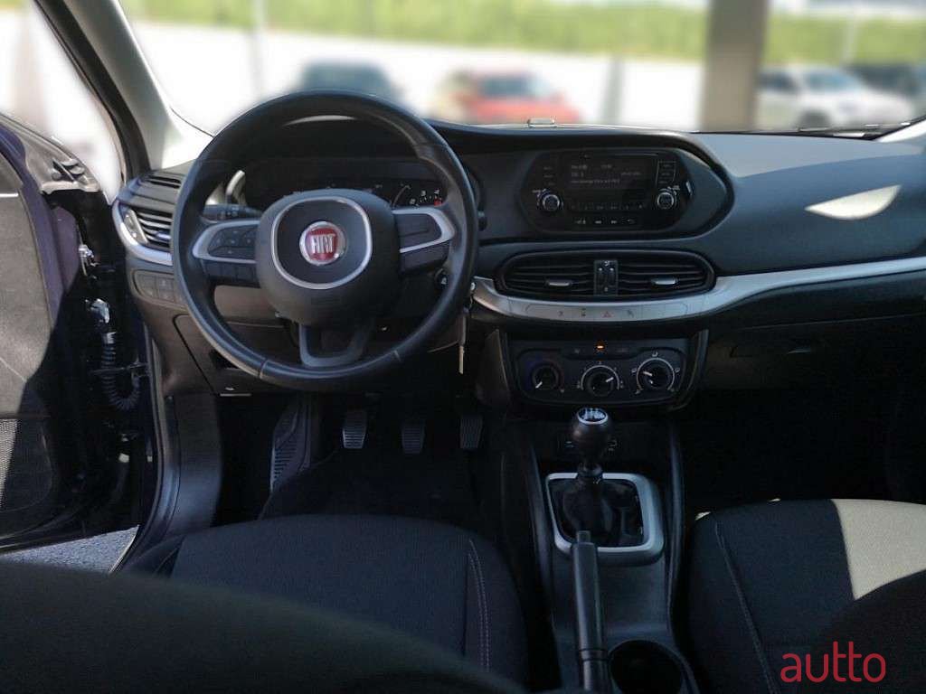 2017' Fiat Tipo photo #4