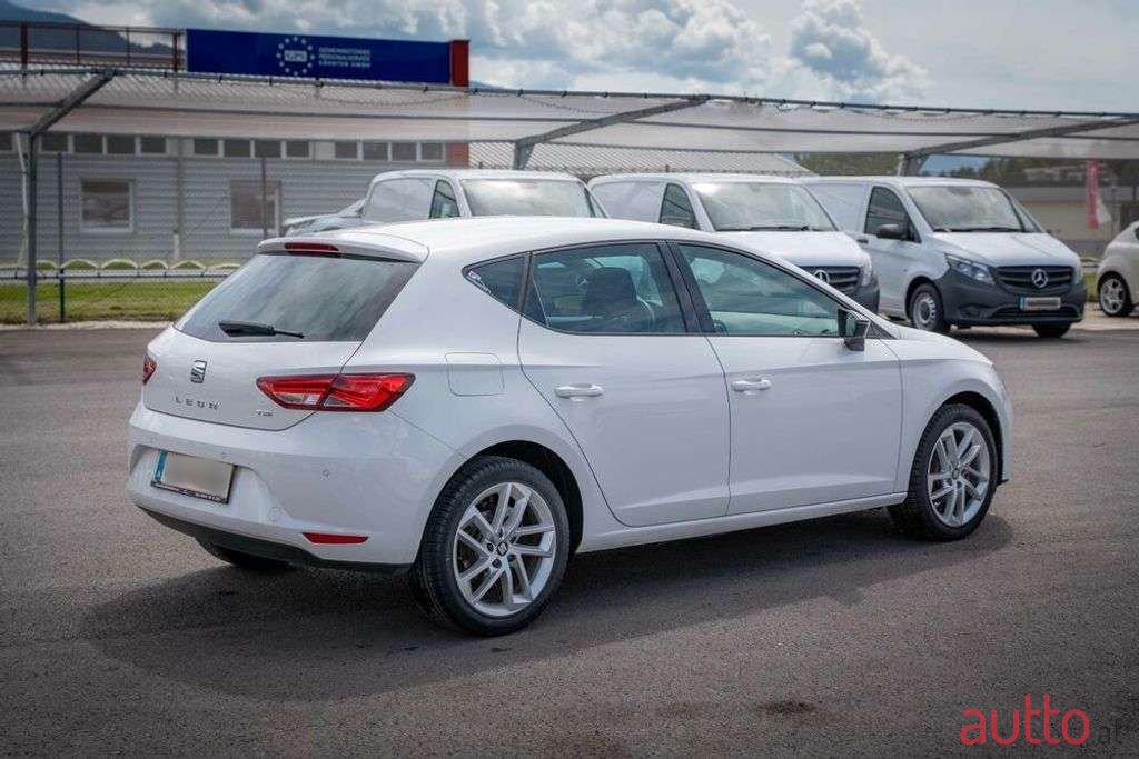 2016' SEAT Leon photo #3