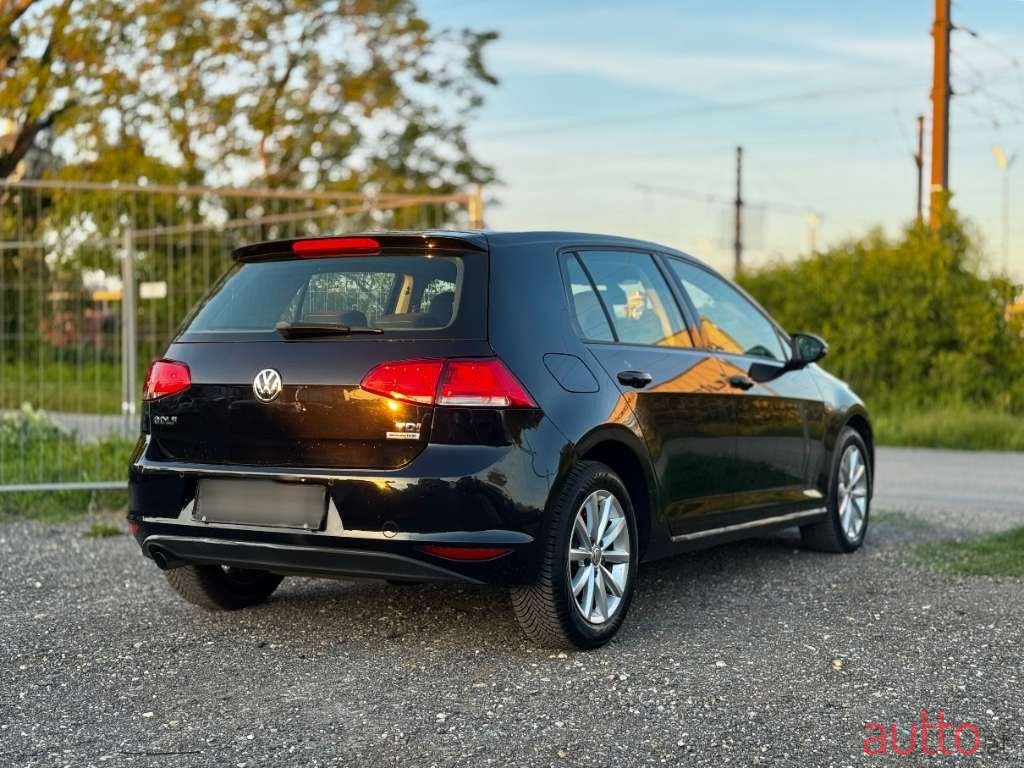 2015' Volkswagen Golf photo #4