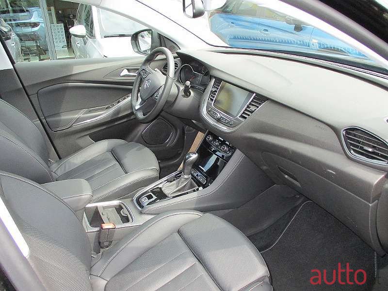 2020' Opel Grandland X photo #3