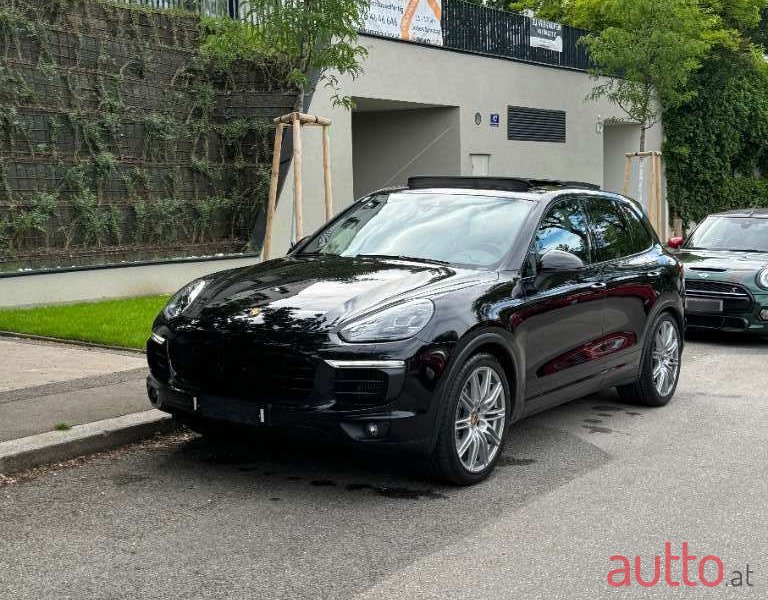 2017' Porsche Cayenne photo #1