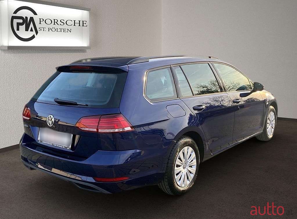 2020' Volkswagen Golf photo #4