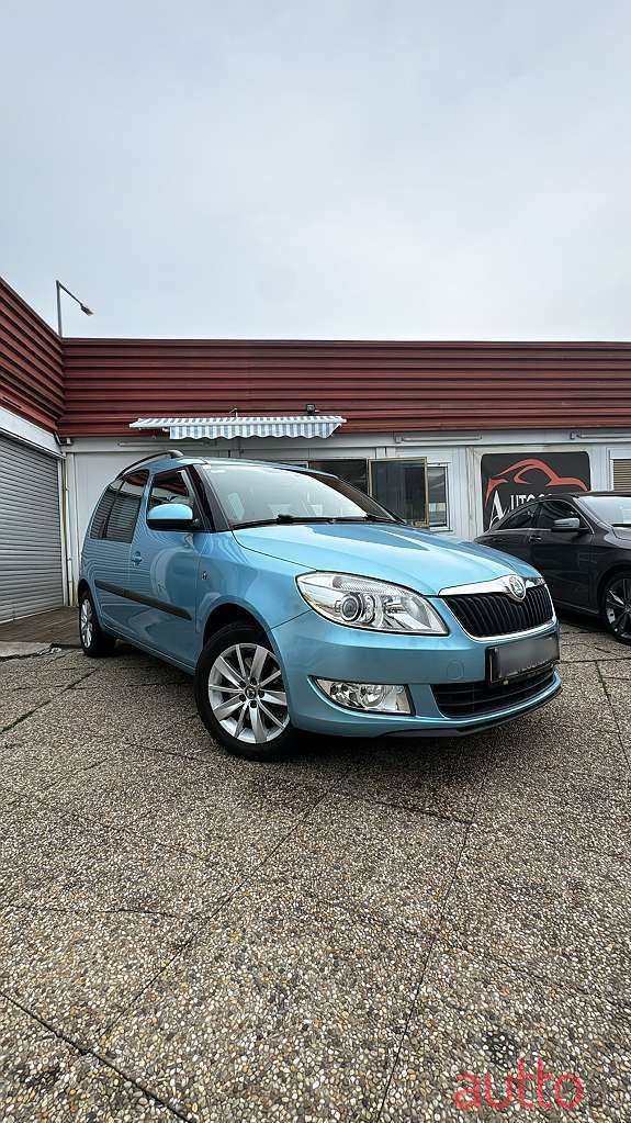 2011' Skoda Roomster photo #6