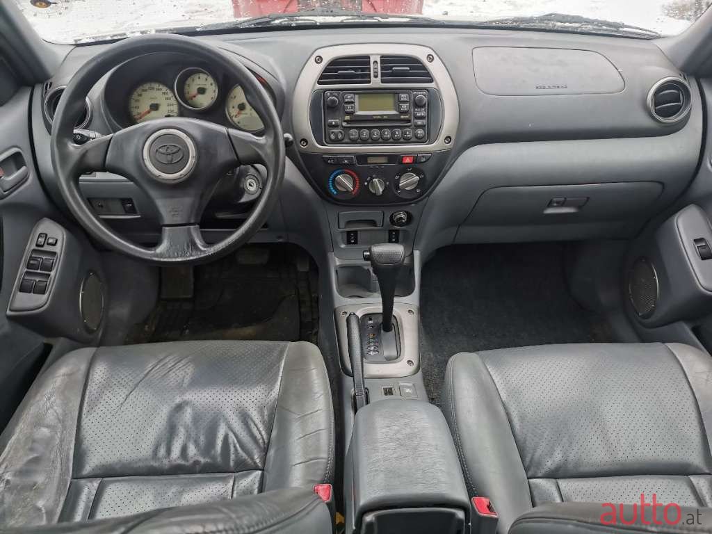 2003' Toyota RAV4 photo #3
