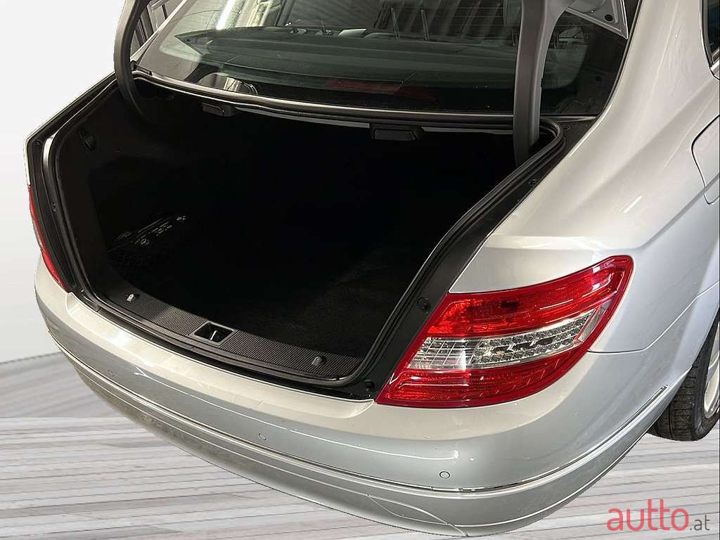 2012' Mercedes-Benz C-Klasse photo #3