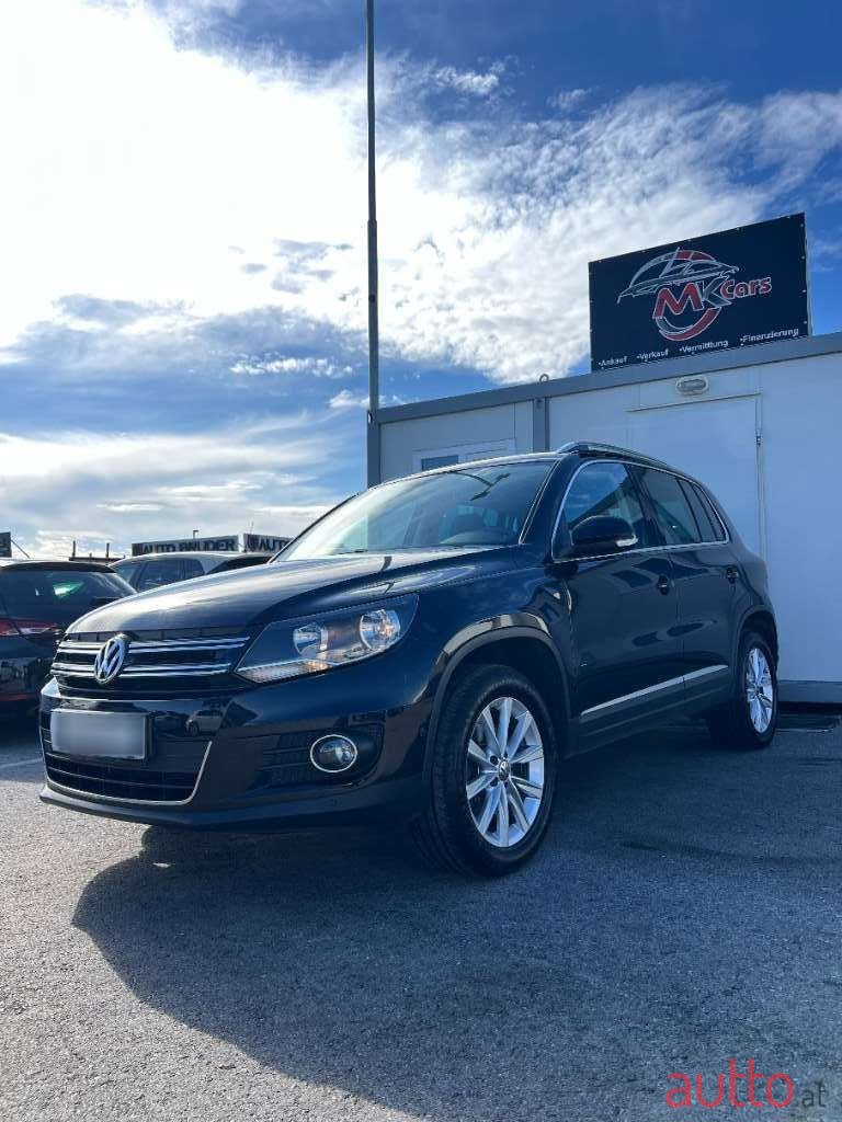2011' Volkswagen Tiguan photo #4