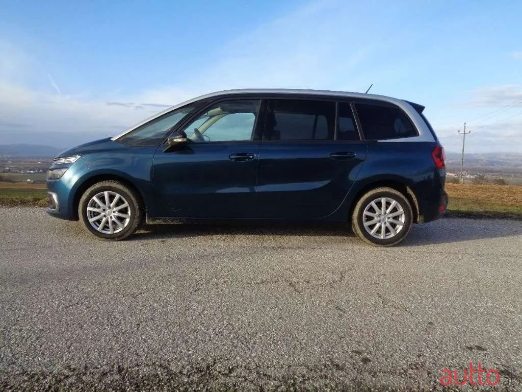 2022' Citroen Grand C4 SpaceTourer photo #1