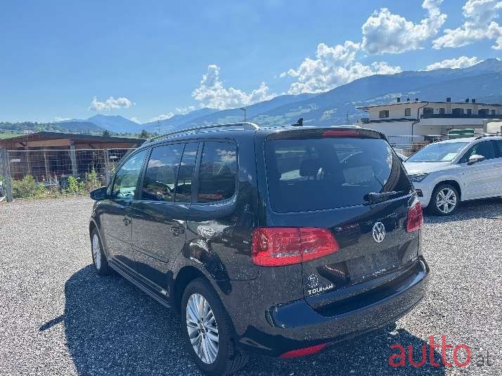 2014' Volkswagen Touran photo #6