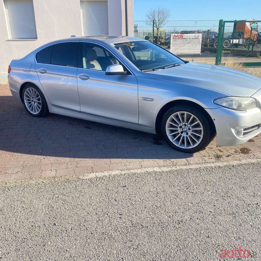 2012' BMW 5Er-Reihe photo #4