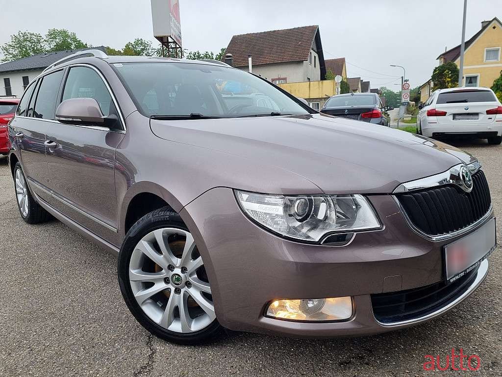 2010' Skoda Superb photo #1