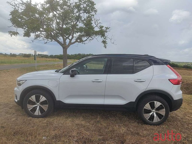 2021' Volvo XC40 photo #2