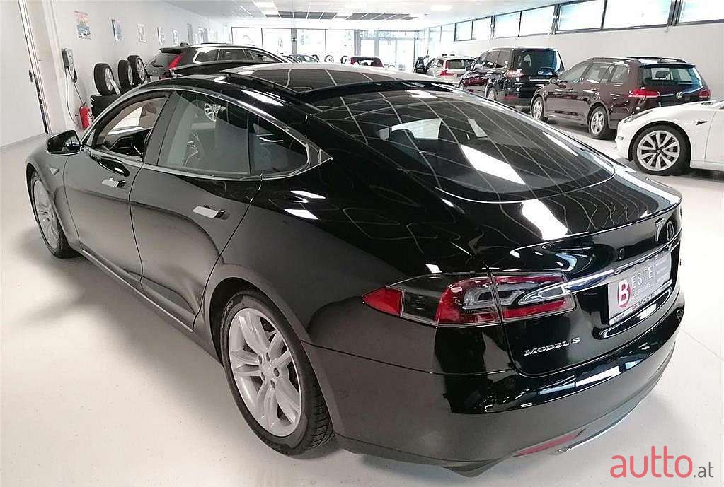 2015' Tesla Model S photo #4