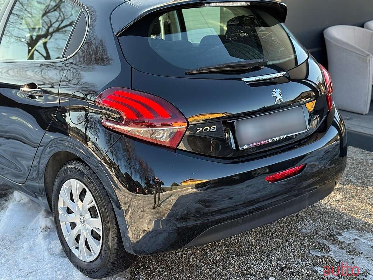2017' Peugeot 208 photo #5