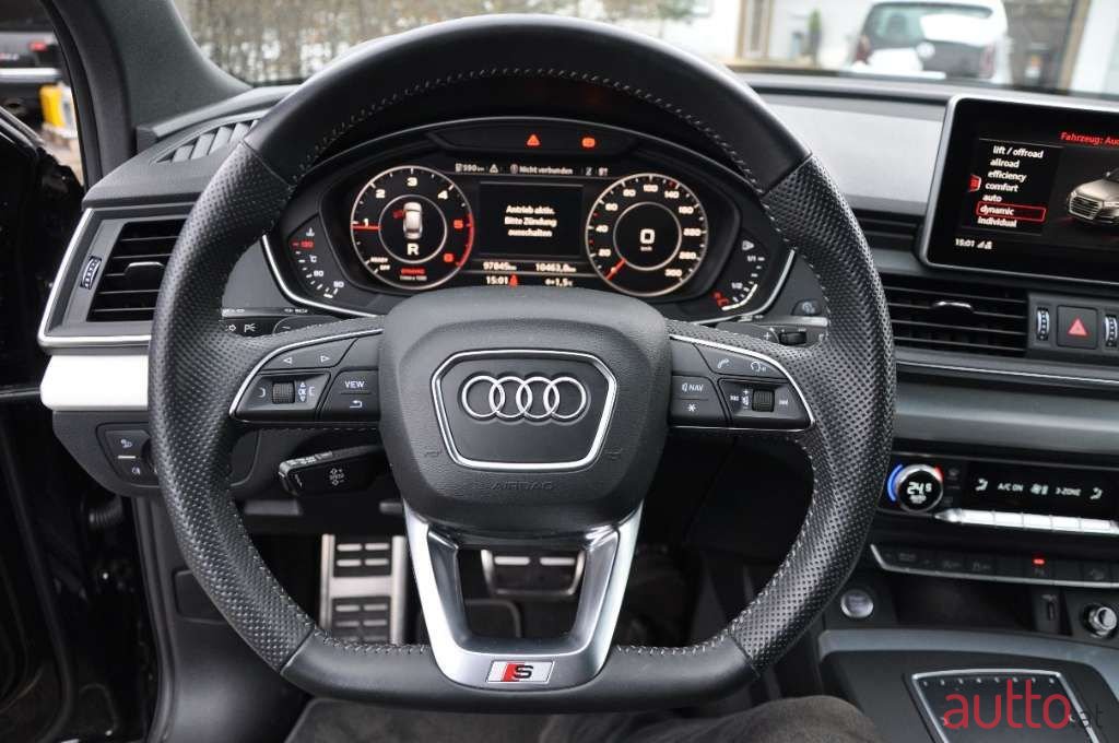 2019' Audi Q5 photo #2