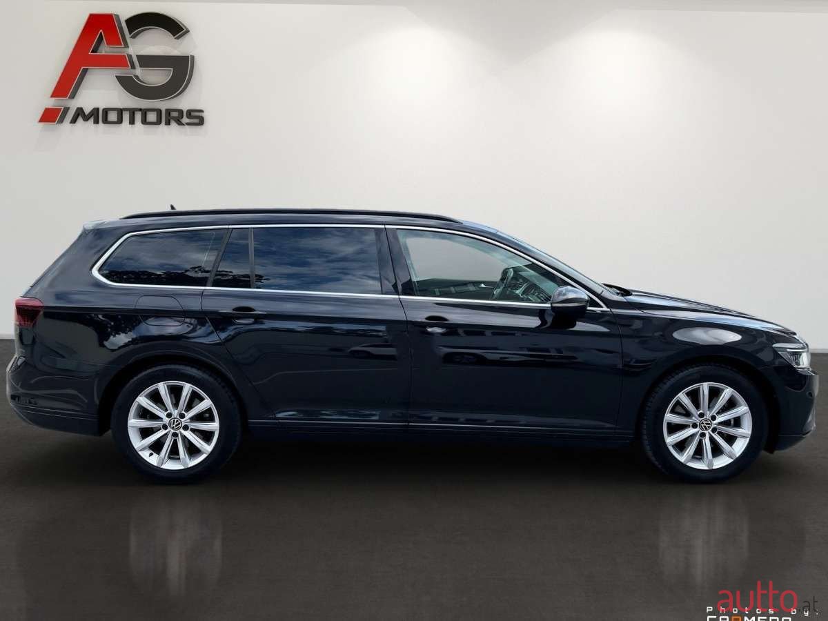 2022' Volkswagen Passat photo #4