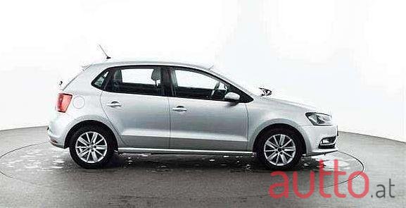 2017' Volkswagen Polo photo #1