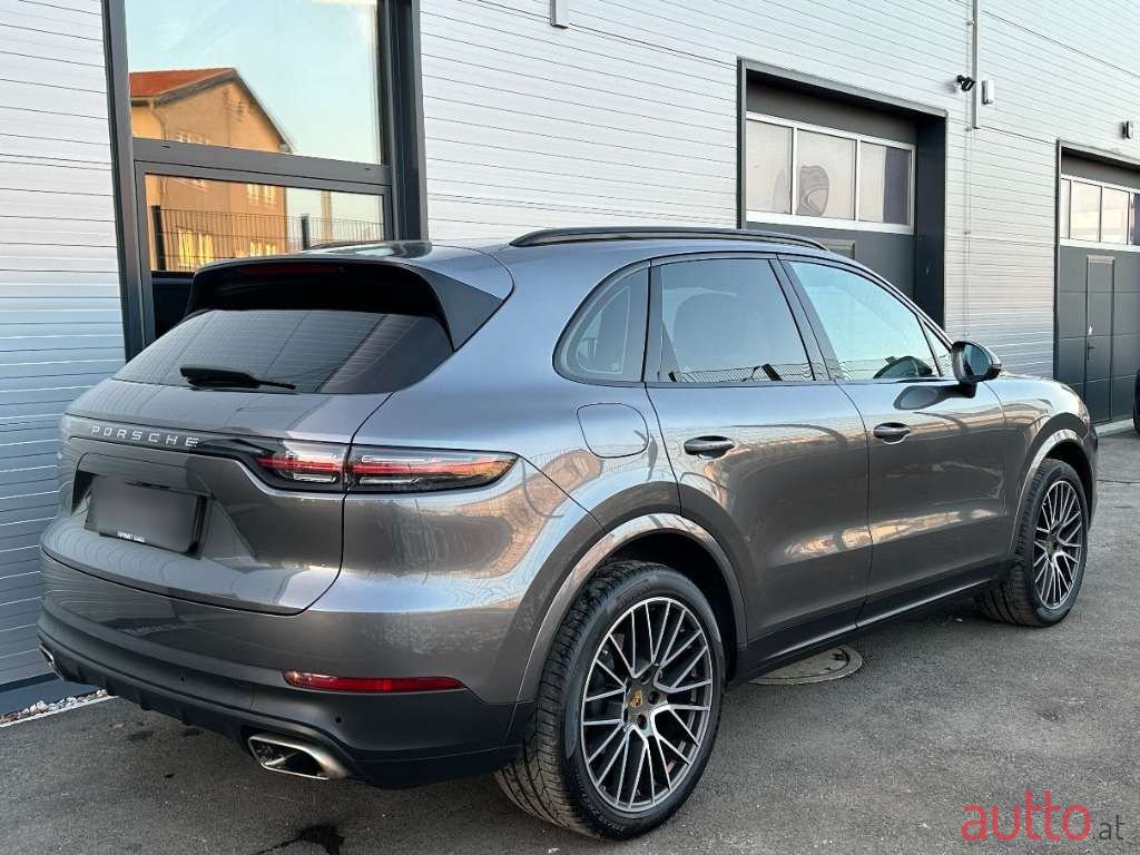 2019' Porsche Cayenne photo #6