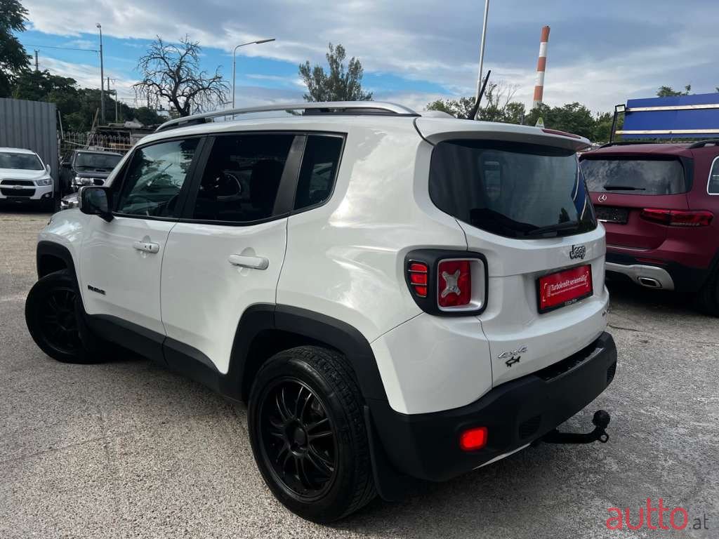 2016' Jeep Renegade photo #2