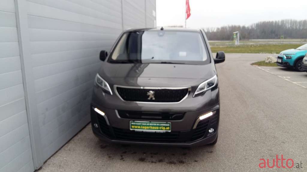 2022' Peugeot Traveller photo #2